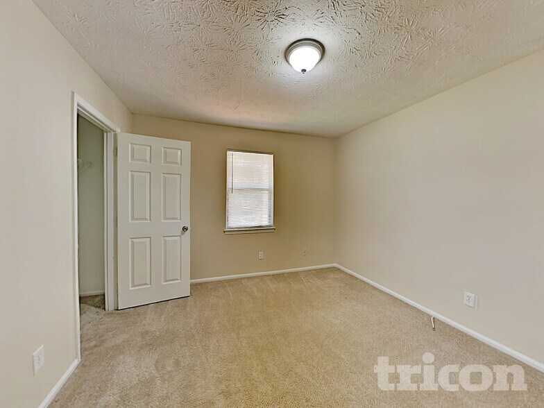 Building Photo - 3638 Mansfield Ln
