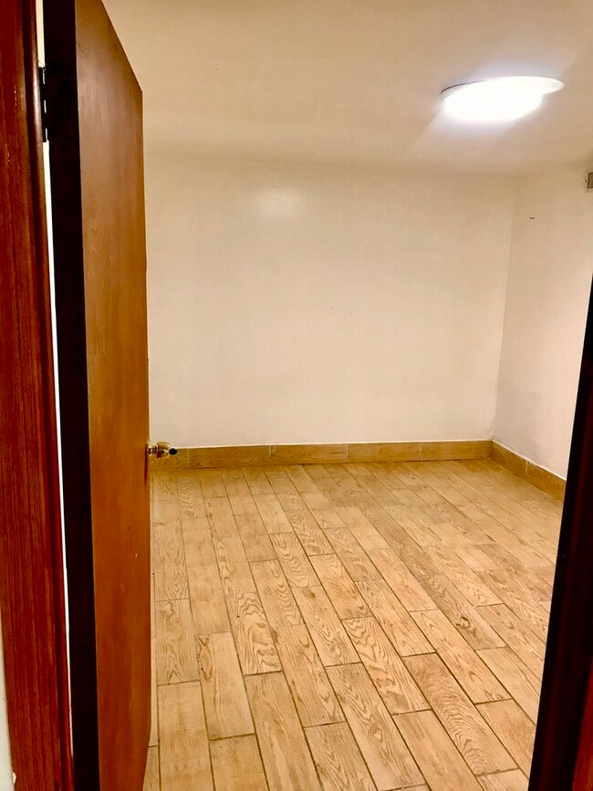 Building Photo - 1315 W 31st St