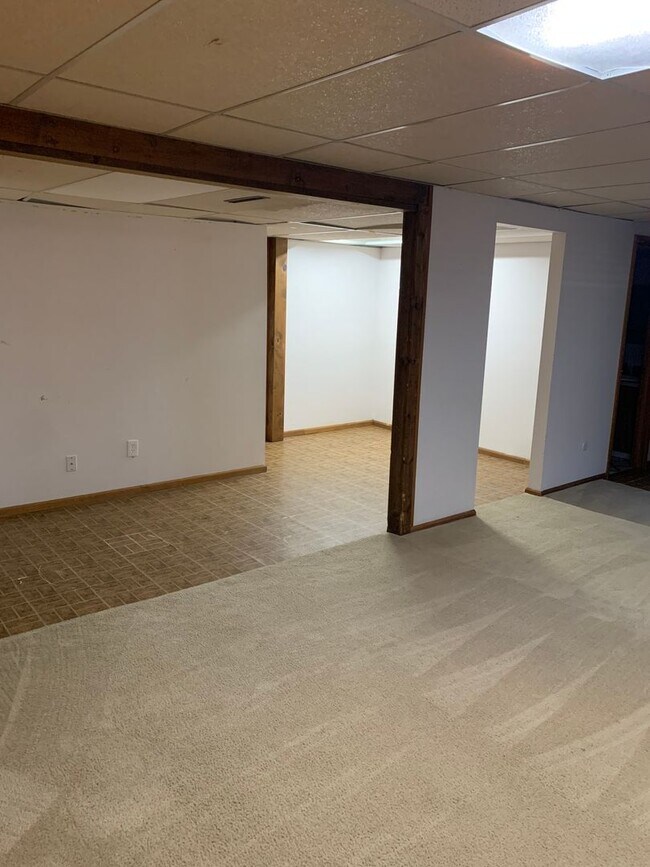 Building Photo - Space to Spread Out | 4 Bed Home + Large Yard Near Old Town