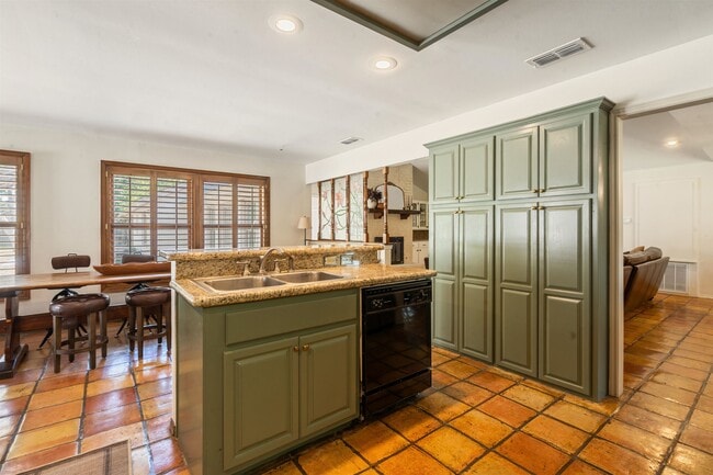 Building Photo - 106 Angela Dr