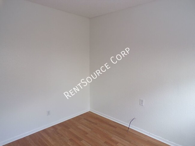 Building Photo - 1820 Calico Dr