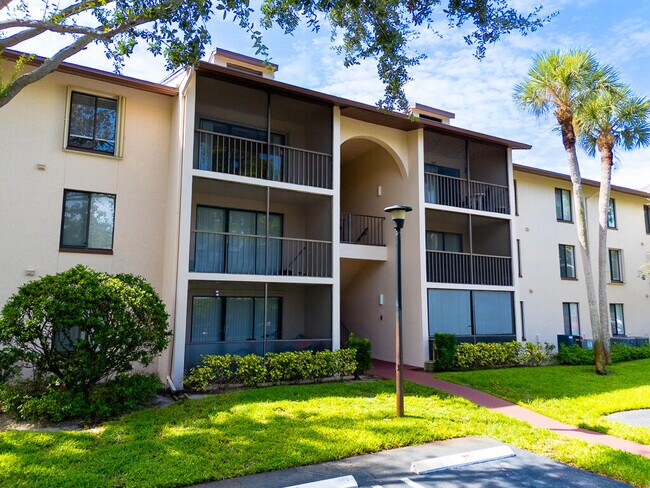 Building Photo - 202 Foxtail Dr
