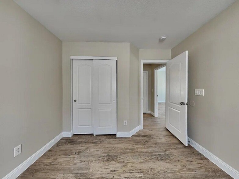 Building Photo - 2763 Bridleton Ave