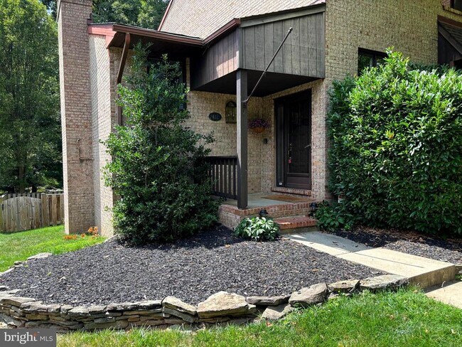 Building Photo - 412 Five Farms Ln