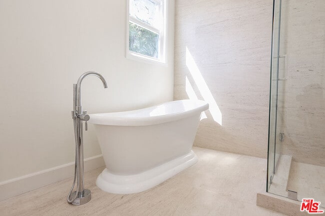 Building Photo - 12524 Woodbine St