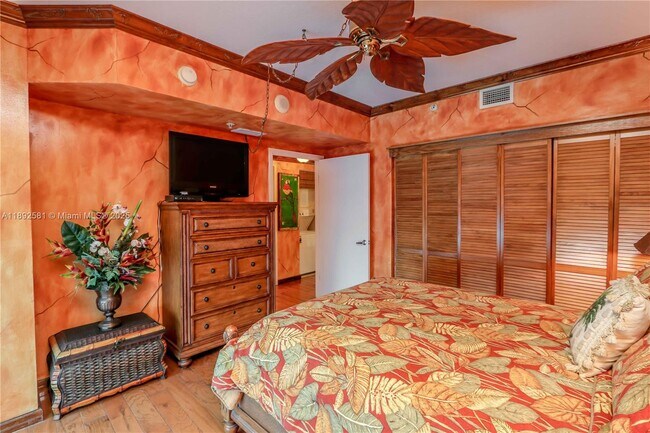 Building Photo - 335 S Biscayne Blvd