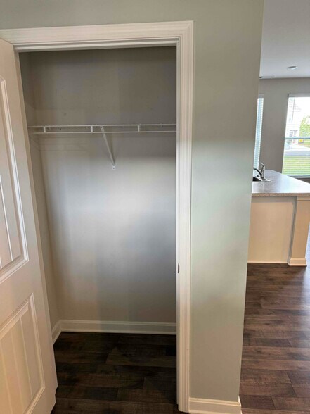 Building Photo - 81 Pepperwood Dr