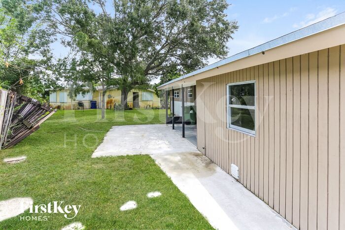Building Photo - 2080 SW 37th Terrace