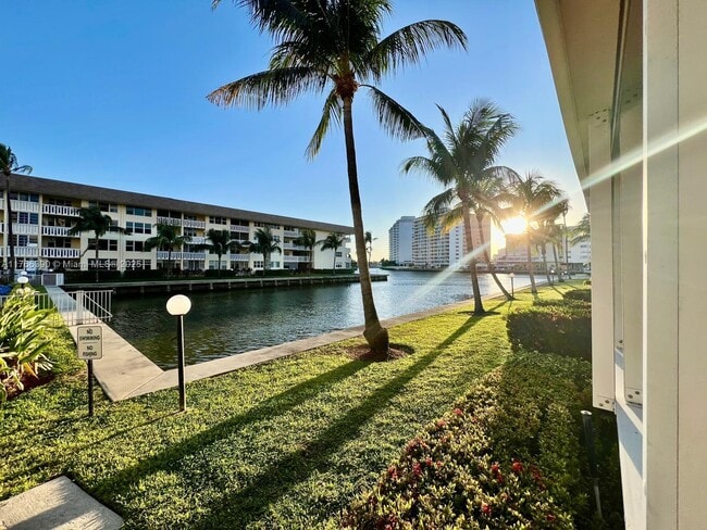 Building Photo - 1889 S Ocean Dr