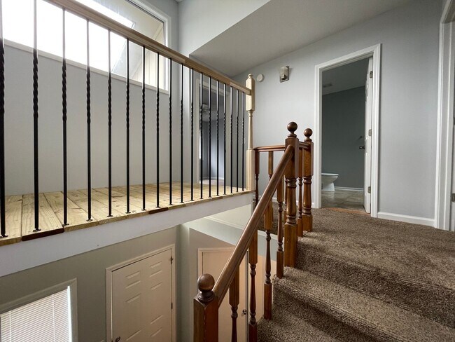 Building Photo - Rolling Acres - End Unit w/Several Beautif...