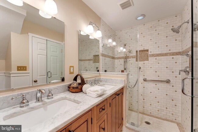 Building Photo - 5200 Prestwick Dr