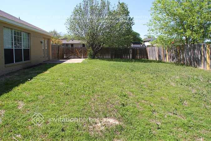 Building Photo - 501 Kalmia Dr