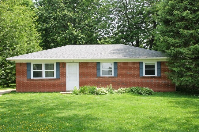 Building Photo - 1102 Asbury Cir E