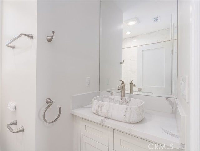 Building Photo - 8421 Bleriot Ave