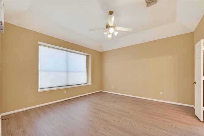 Building Photo - 910 Norfolk Dr