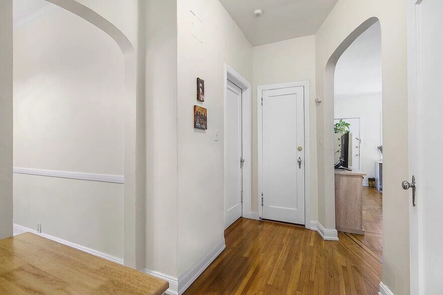 Building Photo - 16 Micieli Pl