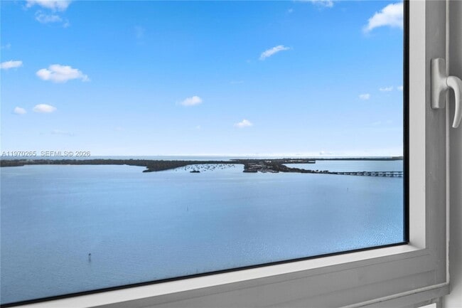 Building Photo - 1331 Brickell Bay Dr