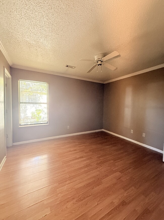 Building Photo - 610 18th St