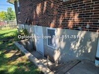 Building Photo - Available NOW in Harrisonville!!