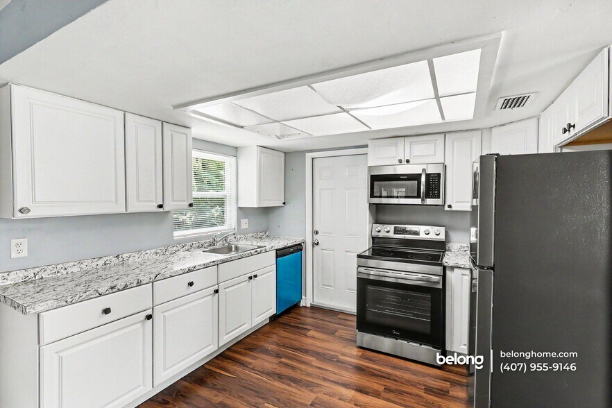 Building Photo - 1147 Manatee Dr
