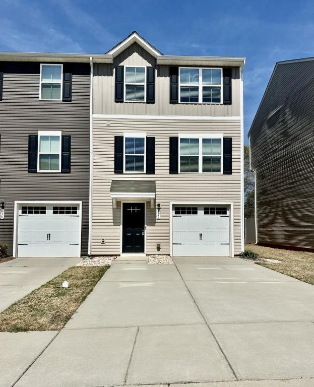 Building Photo - 828 Renee Ave