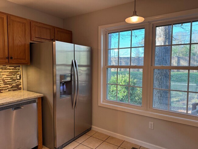 Building Photo - South AVL - Arden Townhome Move-In Ready