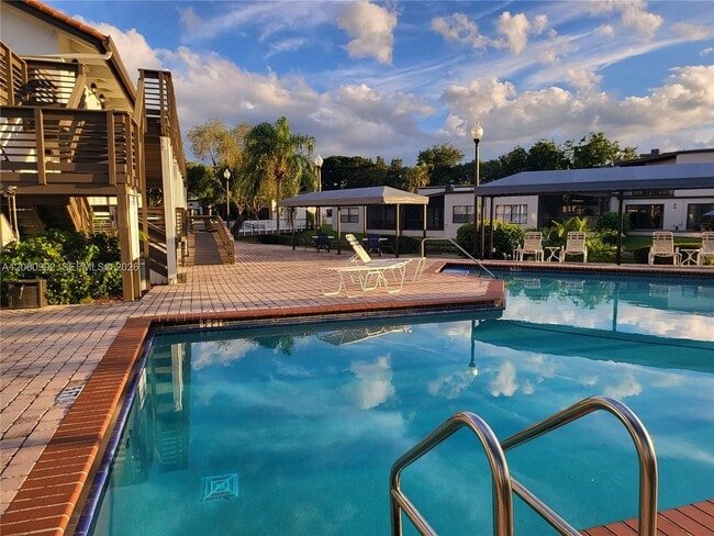 Building Photo - 9723 N New River Canal Rd