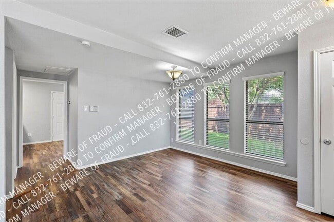 Building Photo - 473 Leisure Ln