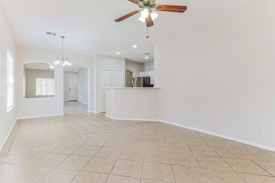 Building Photo - 2903 E Pinto Valley Rd