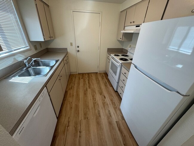 Building Photo - 4371 Madrona Way SE