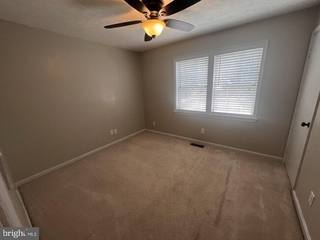 Building Photo - 44236 Pine Creek Ln