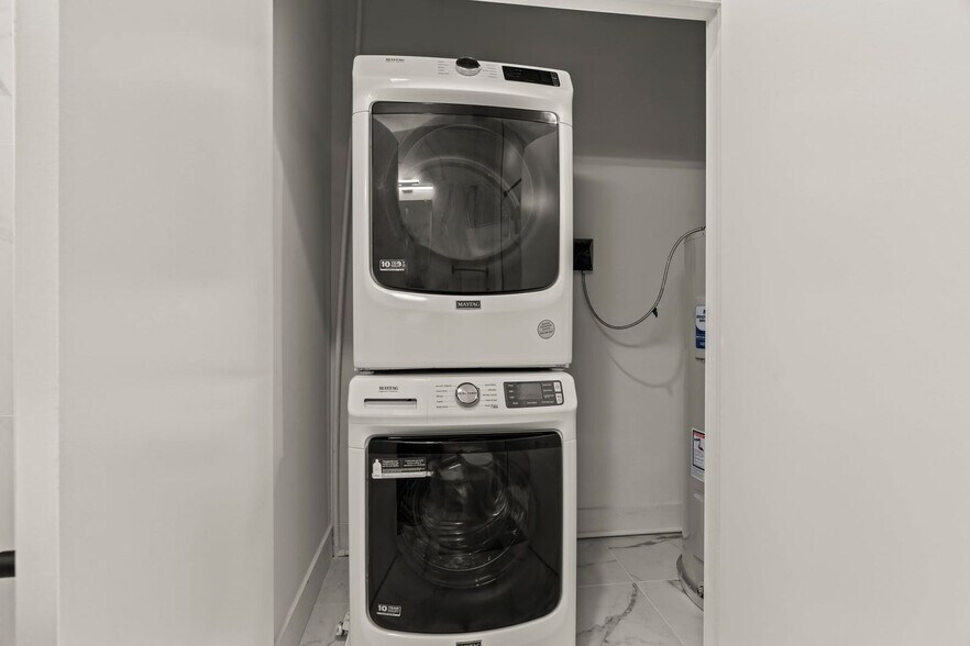 Building Photo - 1247 N 2nd St