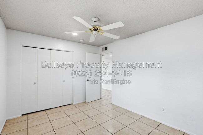 Building Photo - 2245 W Glenrosa Ave