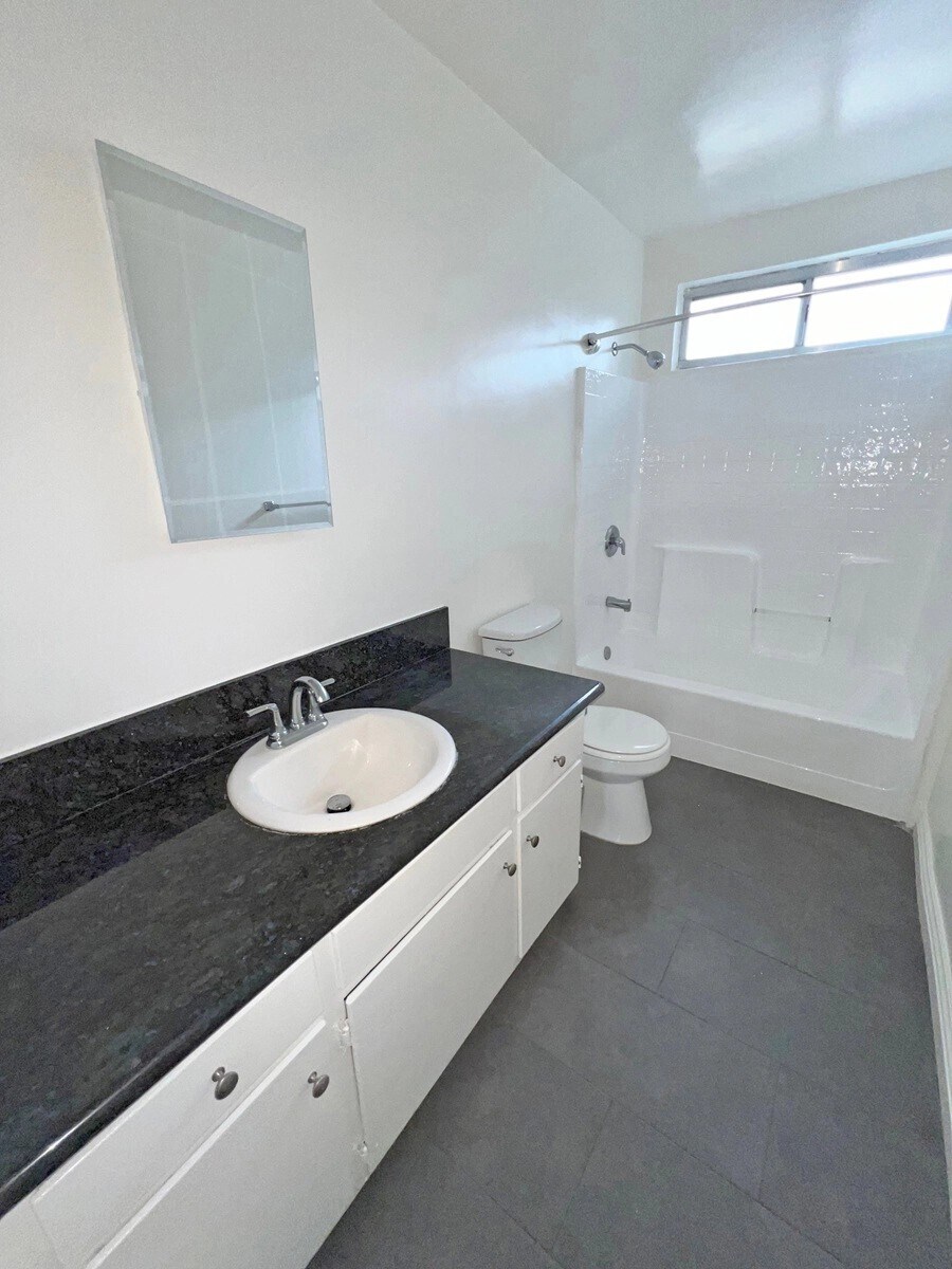 Building Photo - 4524 S Slauson Ave