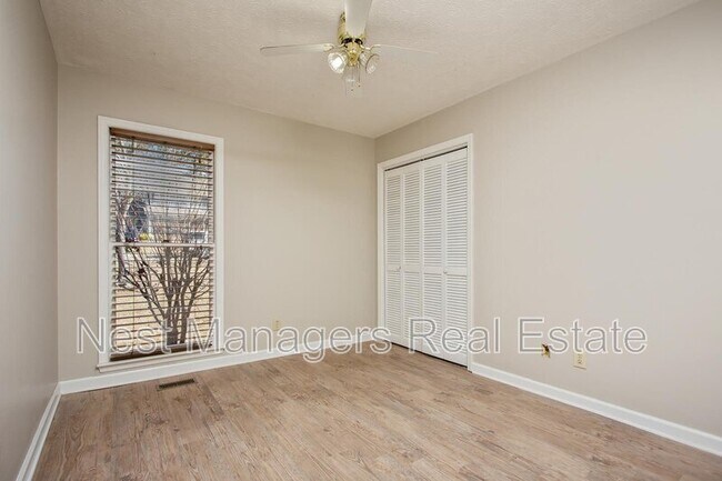 Building Photo - 7462 Fairpoint Rd