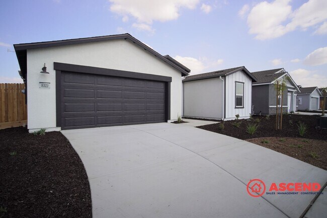 Primary Photo - Newly-Built Home Near Mira Monte Highschool!