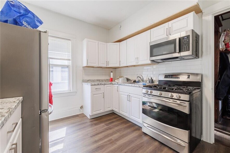 Kitchen 1 - 1127 Monroe Ave