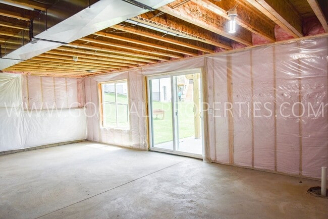 Building Photo - 1730 Howard Dr
