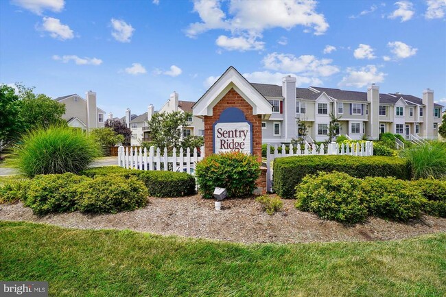 Building Photo - 10901 Postern Ct