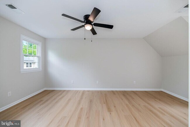 Building Photo - 561 Tiffany Ct