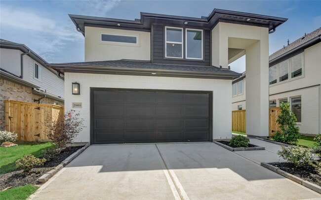 Building Photo - 21803 Fitzroy Mnr Ln