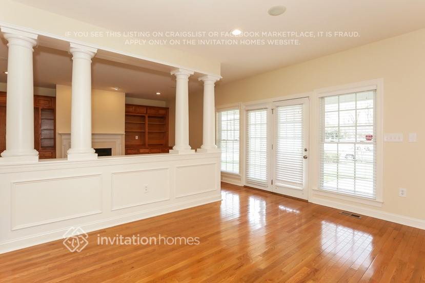 Building Photo - 3915 Lake Park Rd