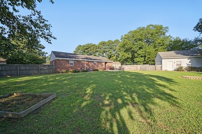Building Photo - 1128 Grandy Ct