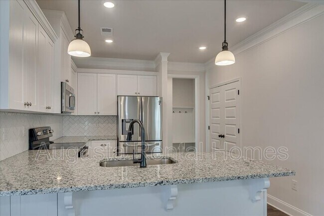 Building Photo - 528 Fermoy Ln