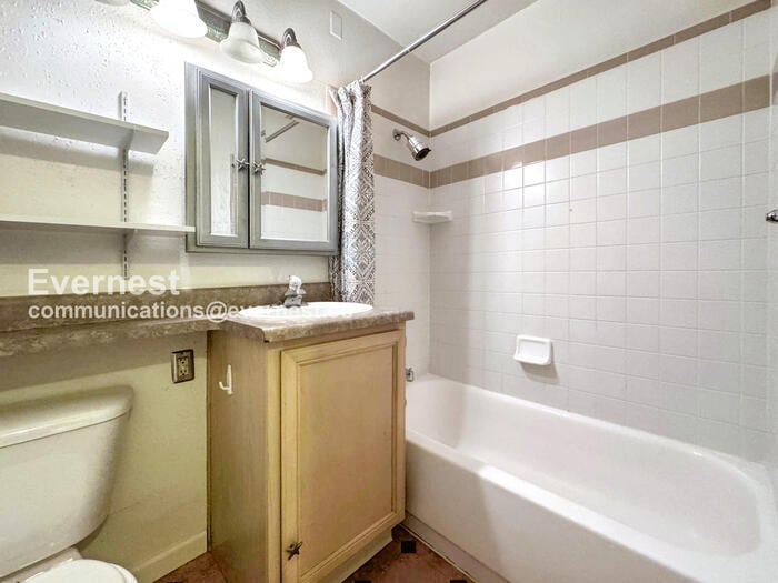 Building Photo - 8023 Wolff St