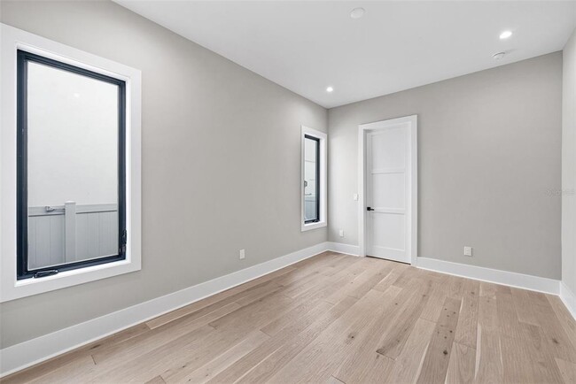 Building Photo - 2106 S Cortez Ave