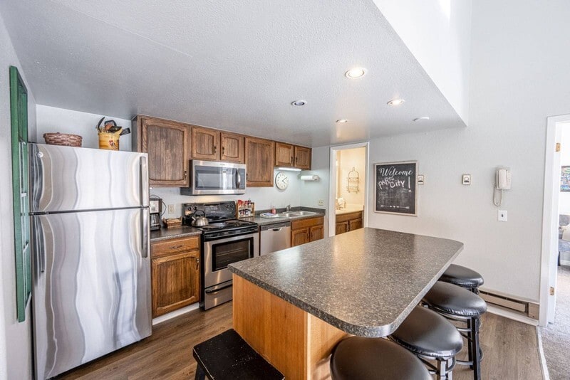 Building Photo - 2025 Canyons Resort Dr
