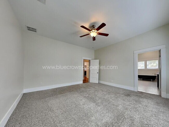 Building Photo - 5536 Tremont St