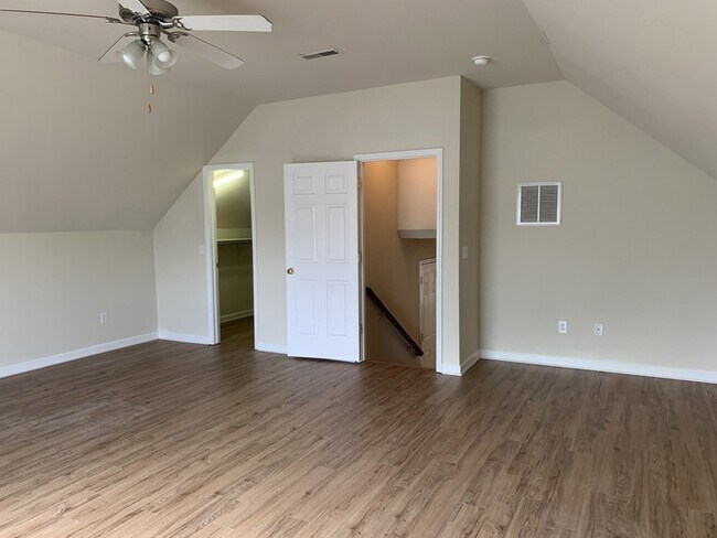 Building Photo - 1036 Persimmon Dr