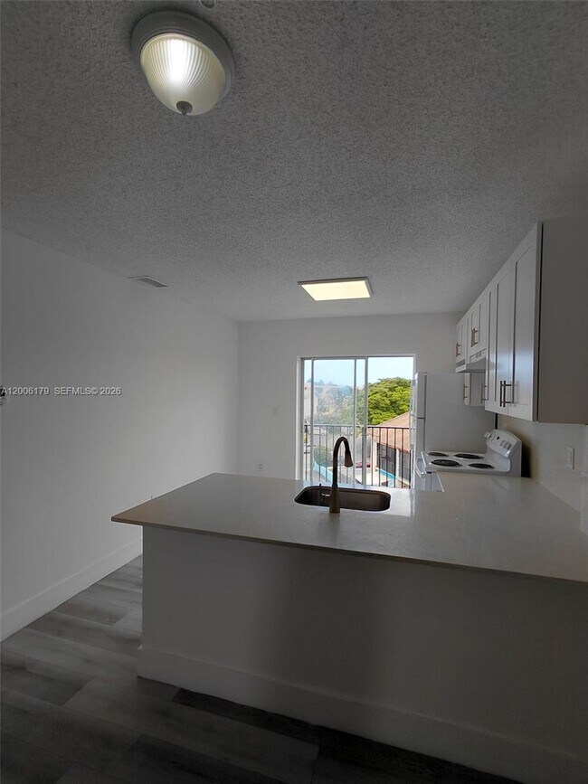 Building Photo - 5435 W 24th Ave